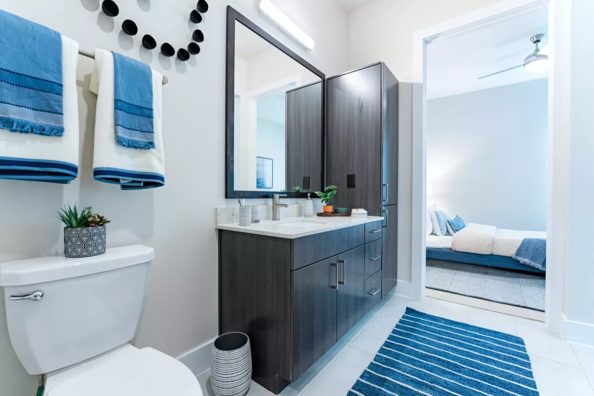 Ferro Bathroom