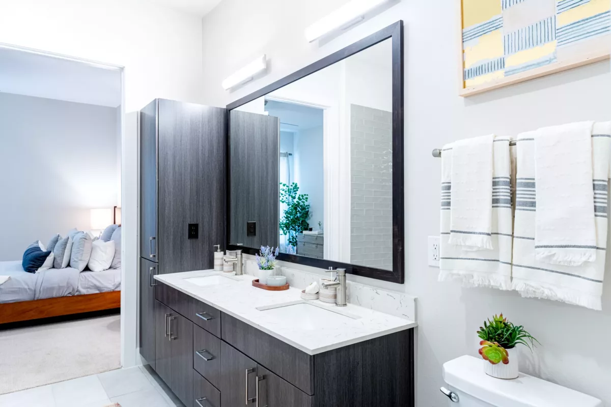 Ferro Bathroom