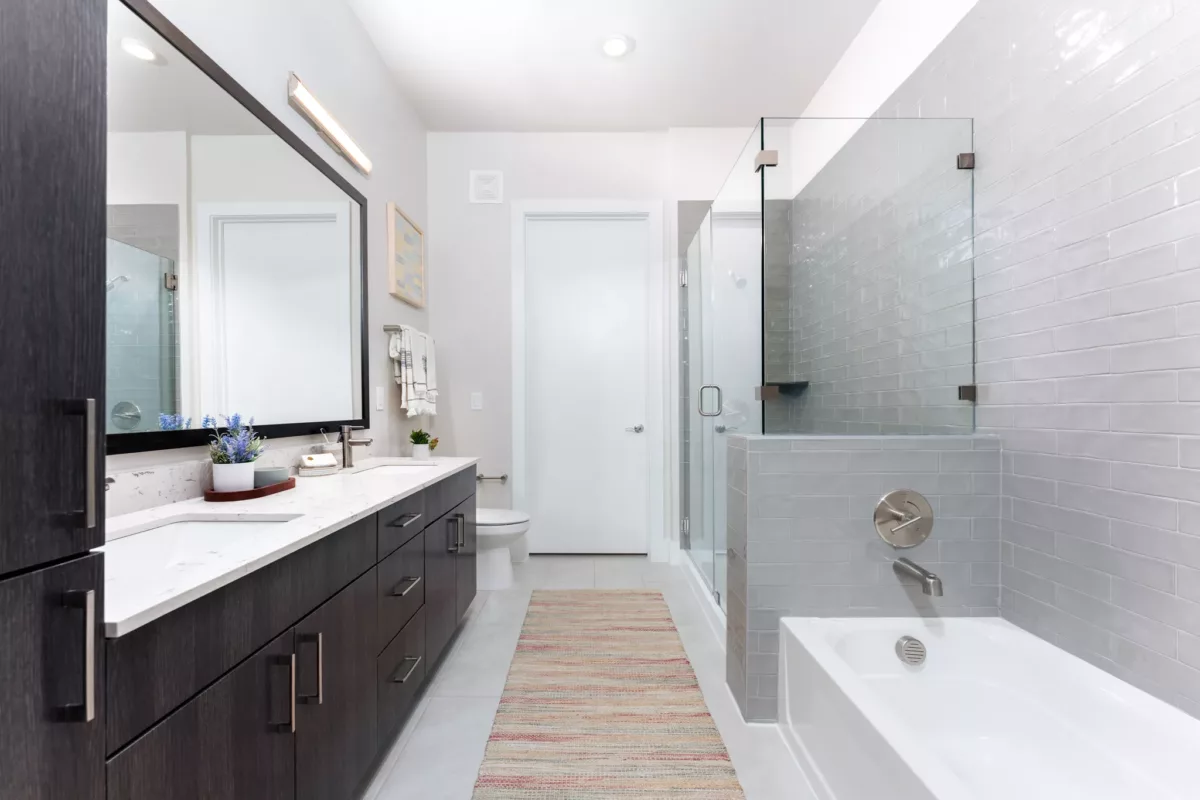 Ferro Bathroom