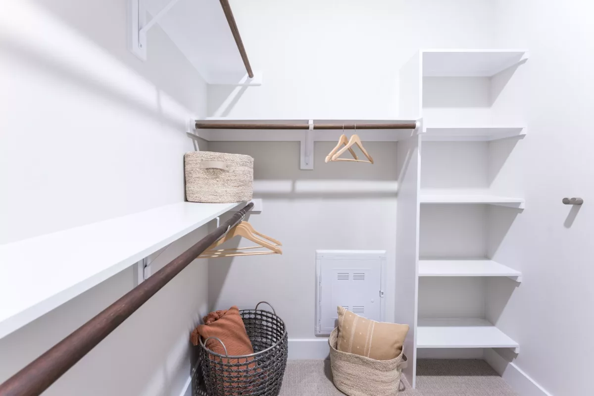 Ferro Closet